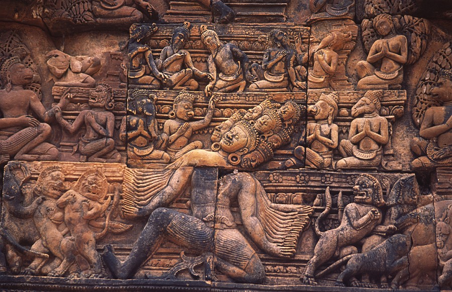 Carving Banteay Srie 2.jpg